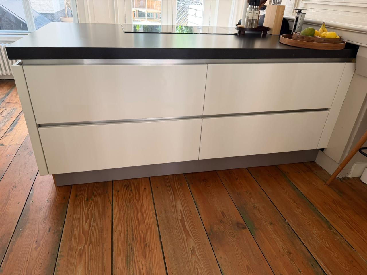 Moderne keuken met composiet werkblad – bieden vanaf €395