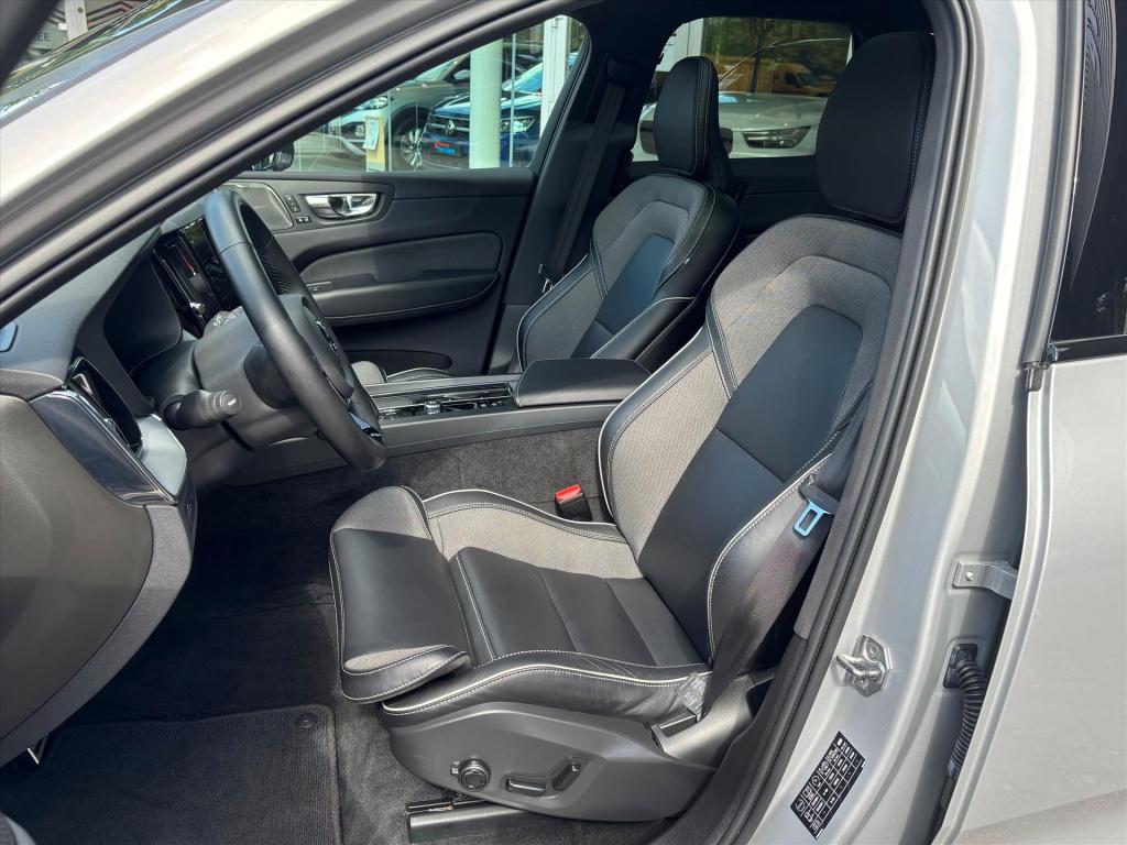 Volvo XC60 t6 340pk recharge awd r-design| harman kardon|360 camera|schuifd