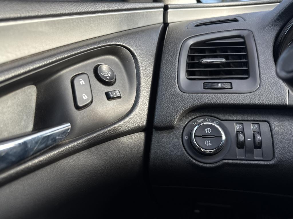 Opel Insignia 1.4 t ecoflex business+ | nl-auto | leder | virtual | stoel +