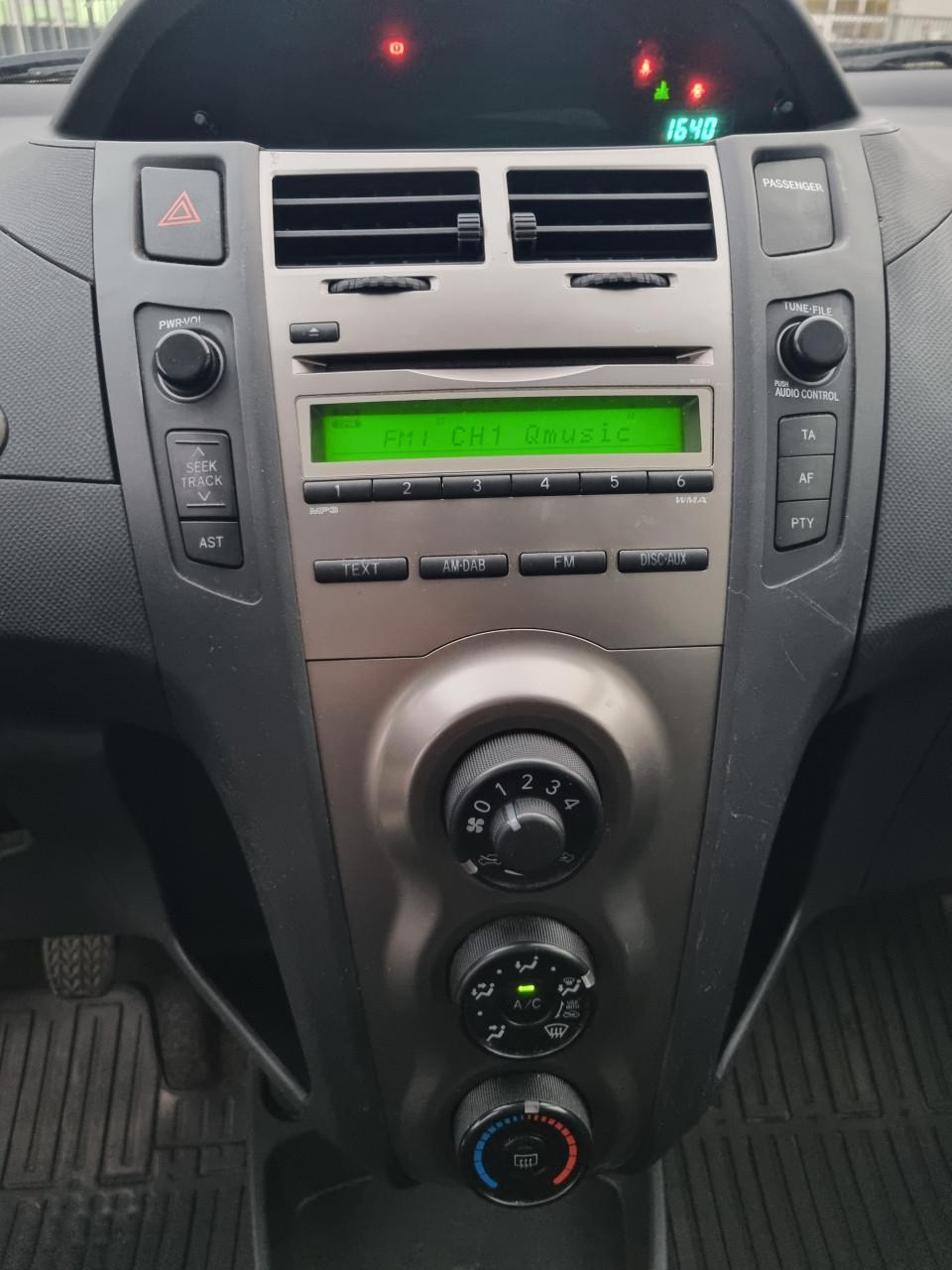 Toyota Yaris 1.0 VVTi Cool