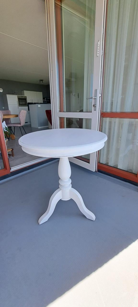2x bijzettafel / koffietafel/ bistro tafel.. als nieuw!