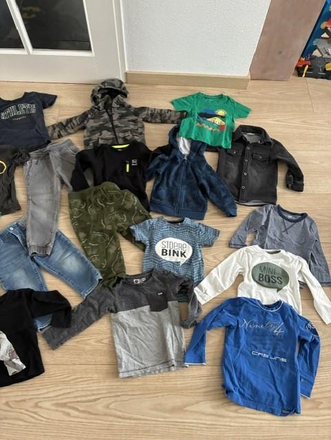 Groot pakket jongenskleding maat 92 (o.a. GAP, Primark)