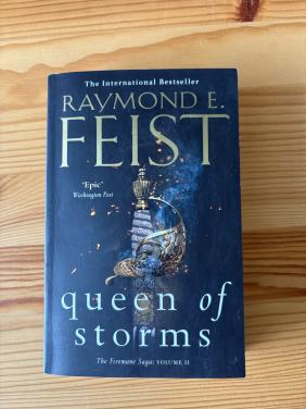 Boek: Queen of Storms volume 2, Raymond E. Feist