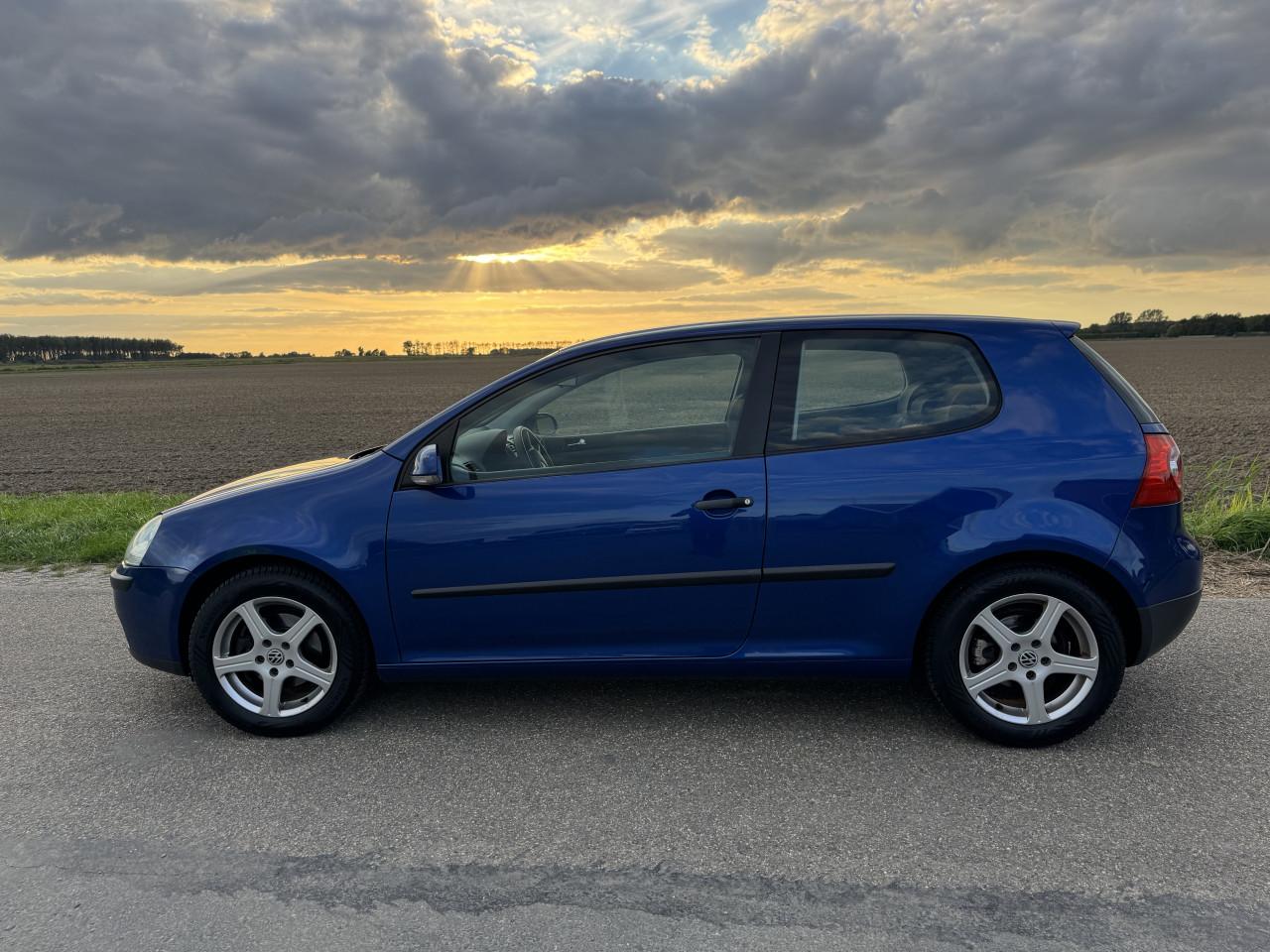 Volkswagen Golf 5 1.4 Trendline benzine met een vol jaar APK!