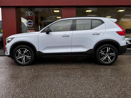 Volvo XC40 2.0 b4 plus dark | 18'' lmv | trekhaak | harman kardon