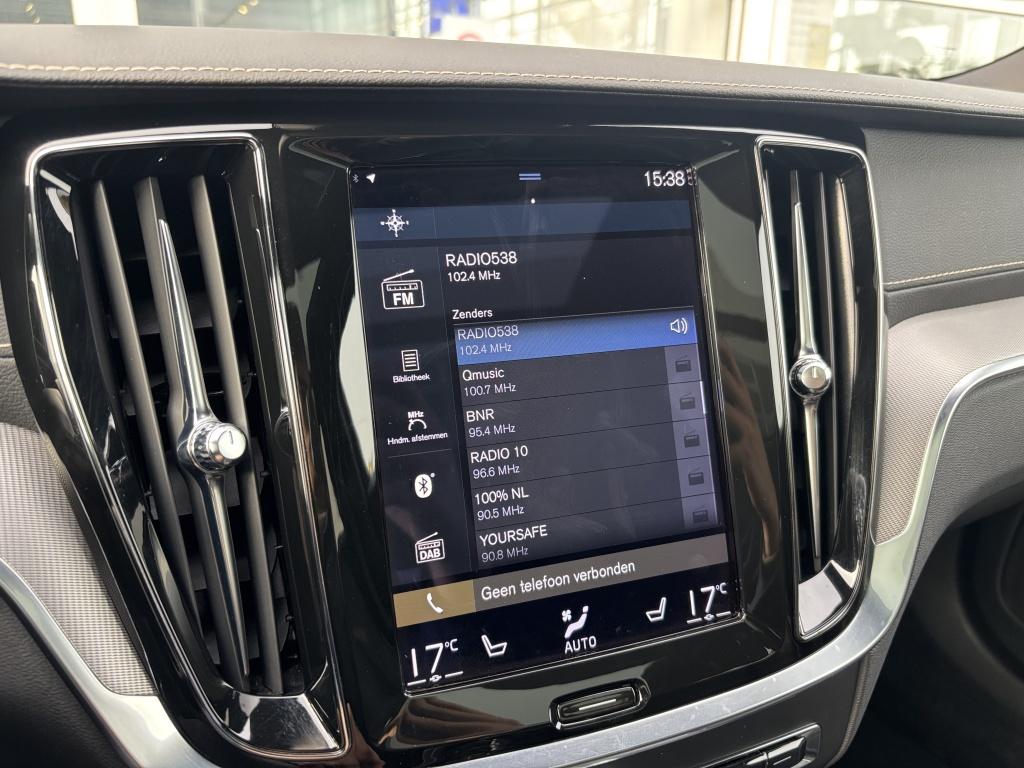 Volvo V60 t6 398pk recharge r-design| panodak| adap.cruise| camera| awd