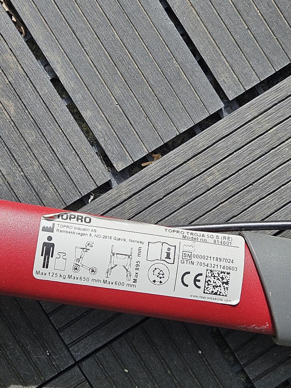 Zgan Topro Troja 5G rollator in de kleur rood, zeer nette staat