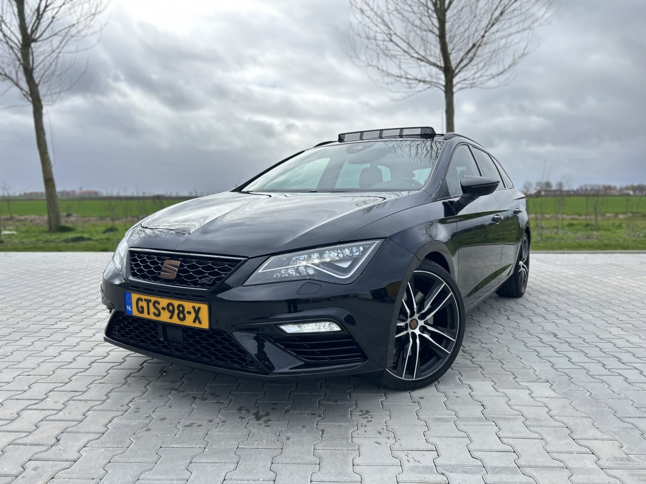 Seat Leon Cupra ST 300 4Drive |PANO|DSG|LANE ASSIST|CAMERA