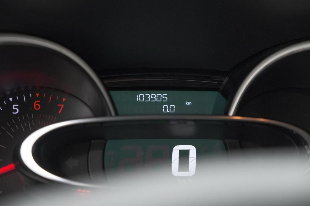 Renault Clio tce 90 zen | navigatie | parkeersensoren | climate control