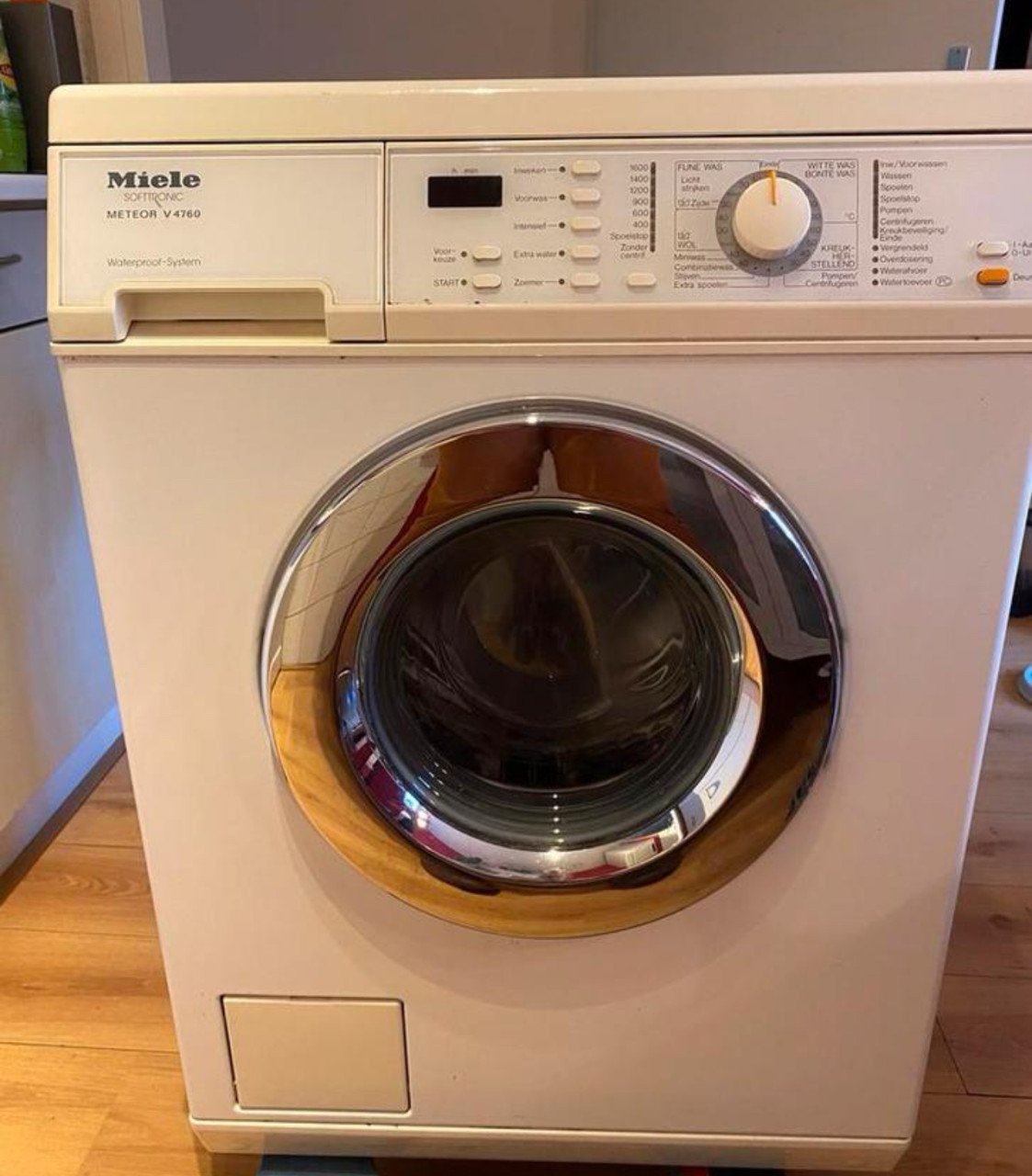 Miele wasmachine 5 kg 1600 toren met AquaStop perfect staat