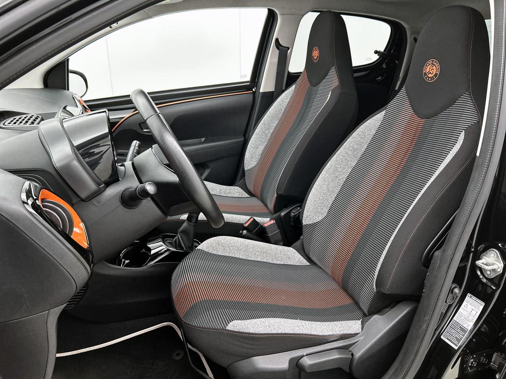Peugeot 108 72pk roland garros top! | rijklaar | climate control | achterui