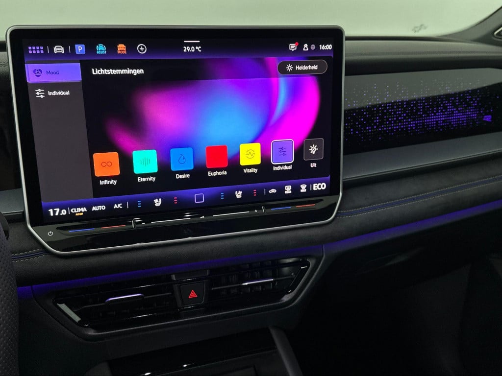Volkswagen Tayron r-line-edition 1.5 ehybrid 200 kw / 272 pk suv 6 v