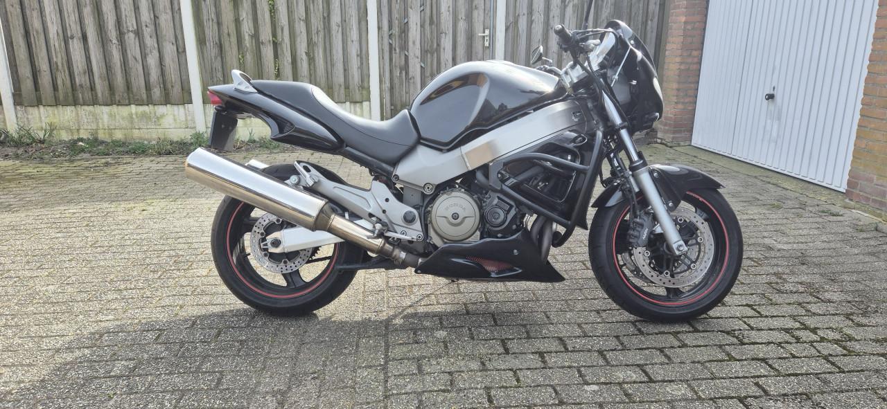 Honda x11 cb1100sf