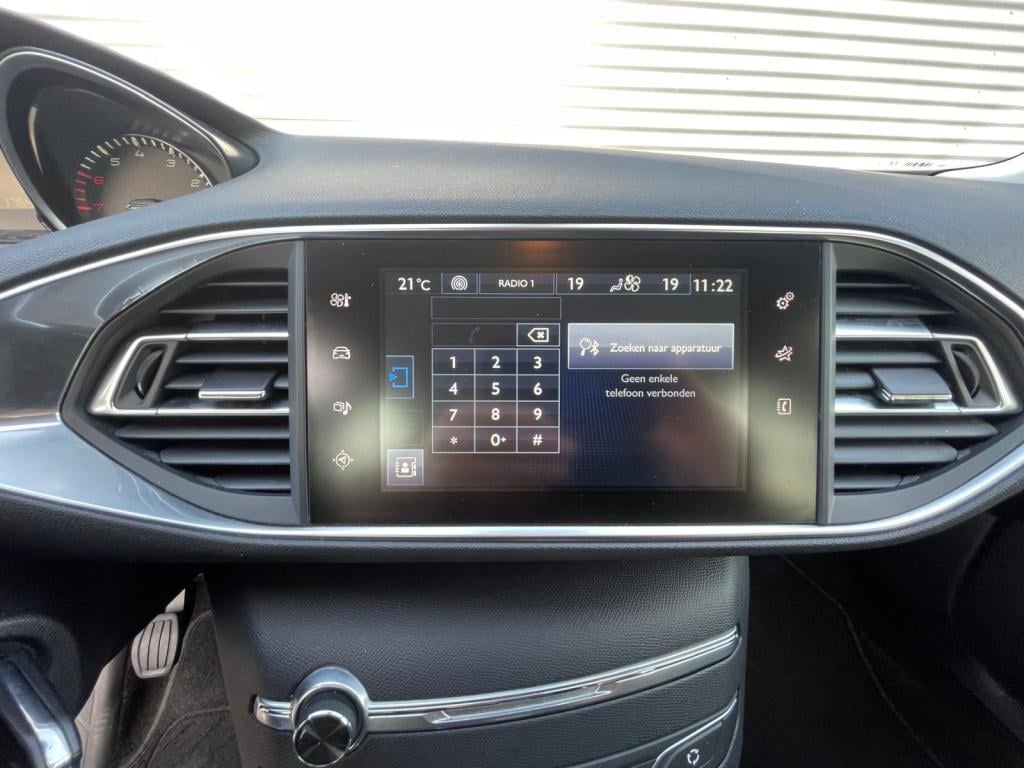 Peugeot 308 1.2 puretech blue lease premium