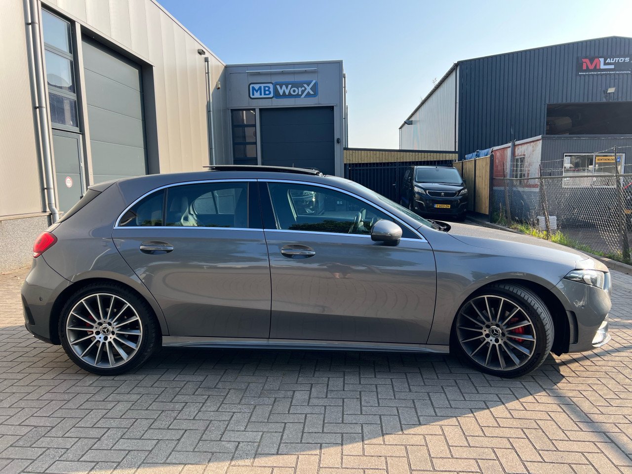 Mercedes-Benz A-Klasse 180d Premium Plus