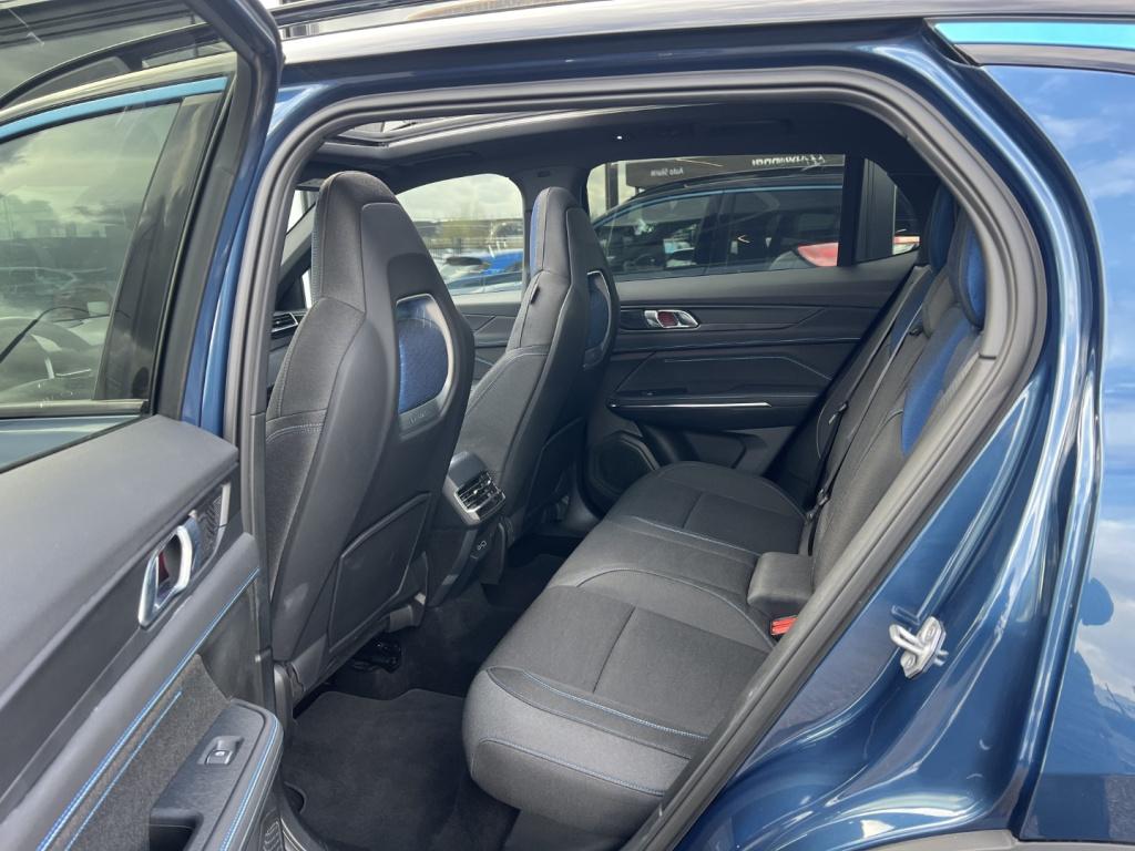 Lynk & Co 01 1.5 261pk phev 7dcth plug in hybrid , pano dak , 360gr camera 