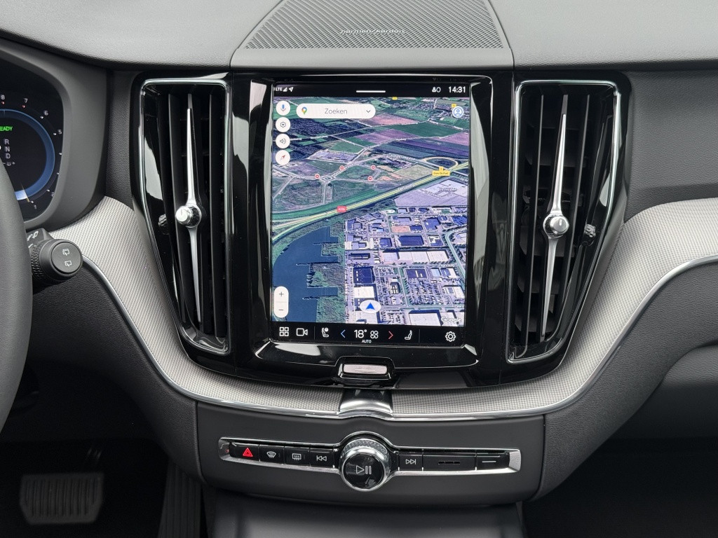 Volvo XC60 t8 455pk recharge black edition| panodak| trekhaak| adap.cruise|