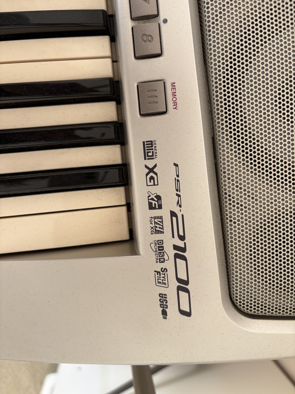 Yamaha PSR-2100 keyboard