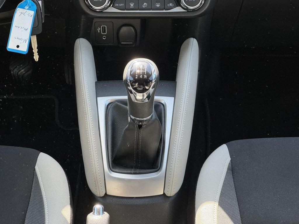 Nissan Micra 1.0 ig-t n-connecta keurig nette auto!
