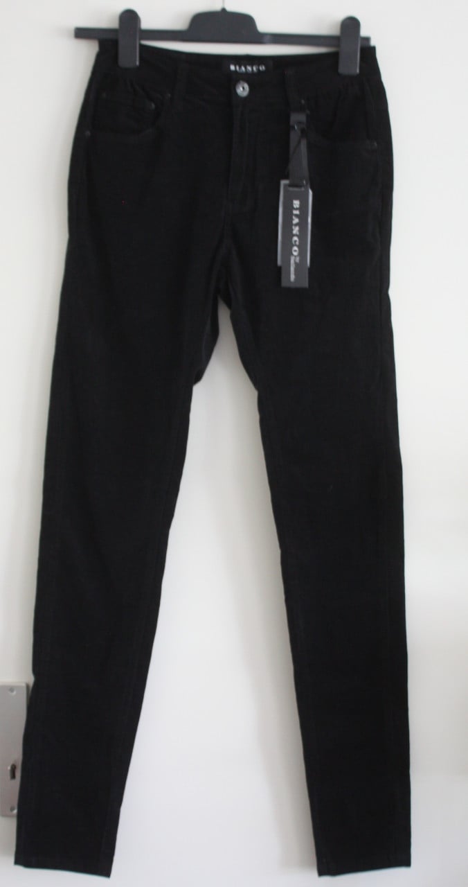 Nieuwe zwarte ribbroek  maat 34