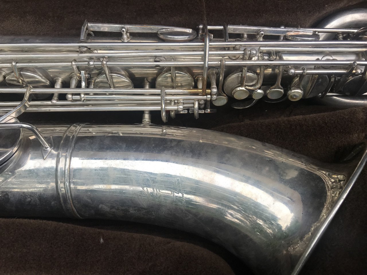 Bariton saxofoon,tot lage A,met koffer
