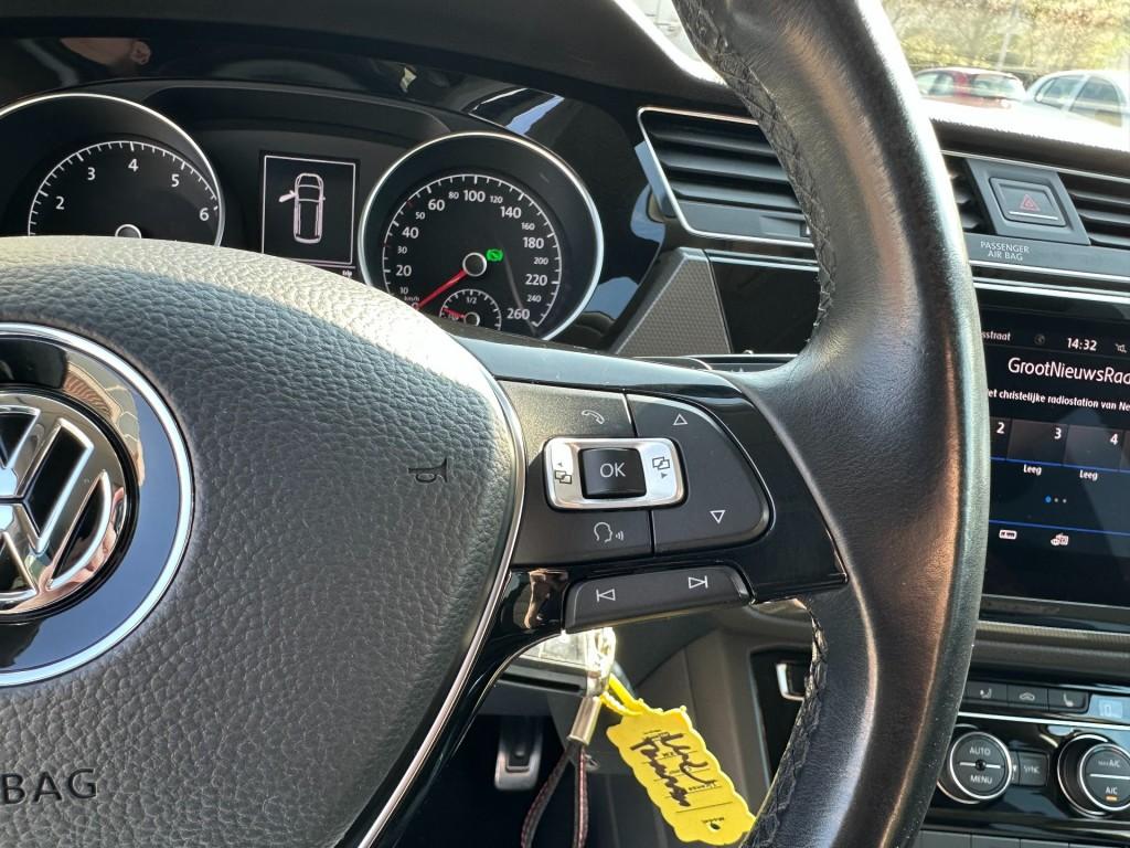 Volkswagen Touran 1.4 tsi highline edition r 7 persoons r-line led camera t
