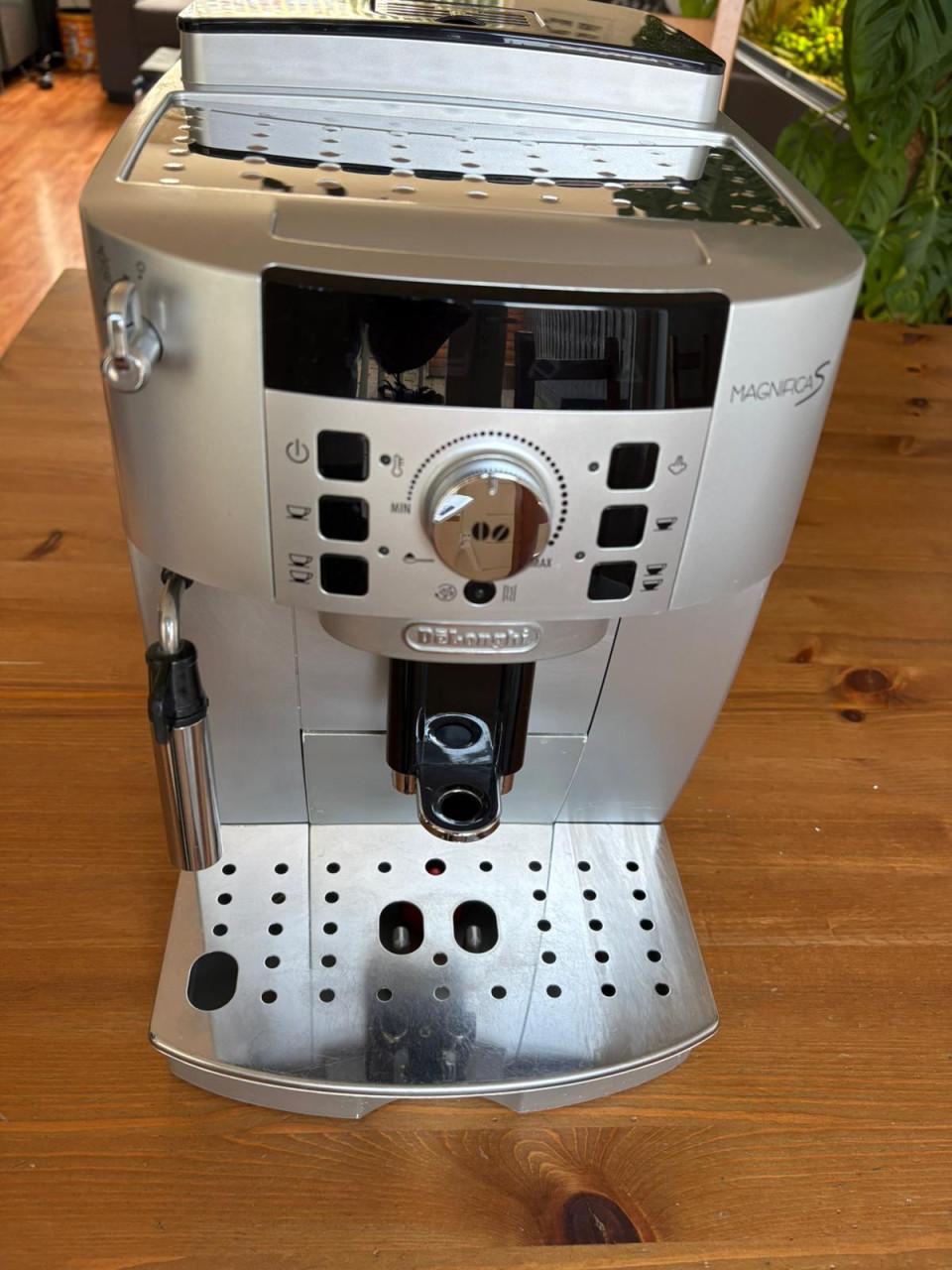Delonghi Magnifica S
