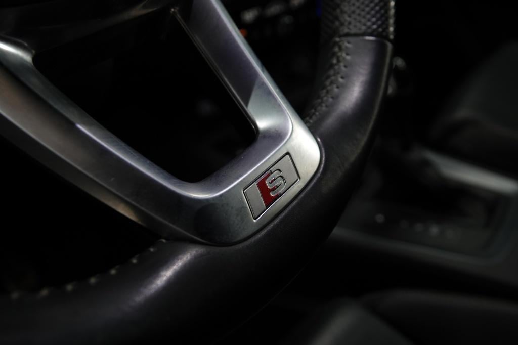 Audi Q3 1.5 tfsi | stoelverw. | trekhaak | pdc |