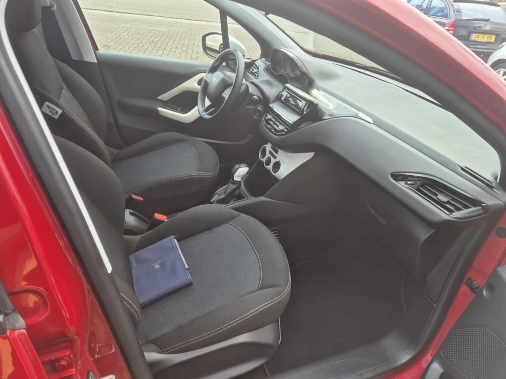 Peugeot 208 1.0 Pure Tech LIKE 5deurs bj:2015 airco apk 2027 !