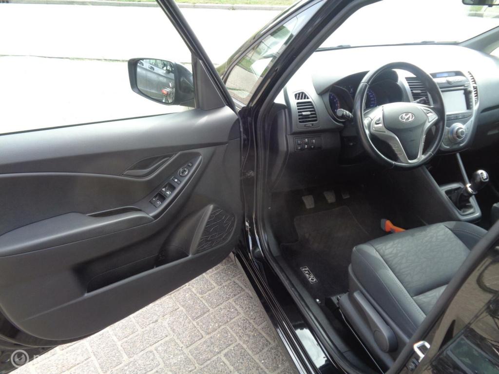 Hyundai Ix20 1.4i i-drive/airco/lm velgen/pdc/camera/trekhaak/hoge zit/nap