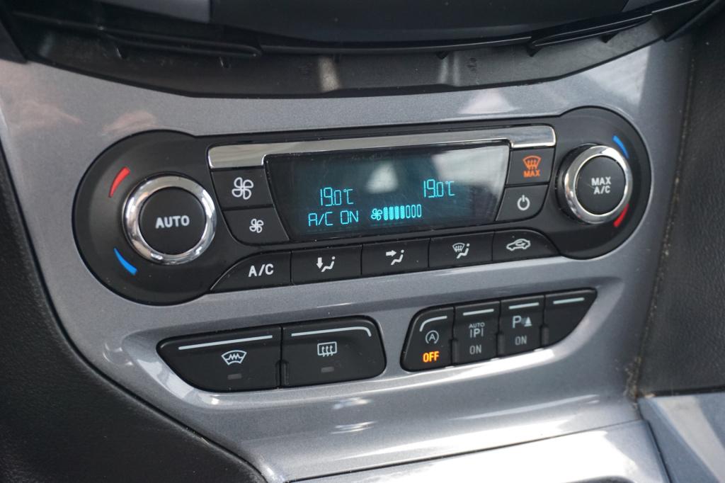 Ford Focus wagon 1.6 ecoboost lease titanium airco / navi / cruise / elektr