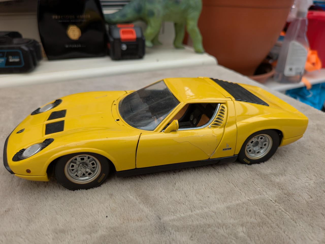 Lamborghini Miura 1:18