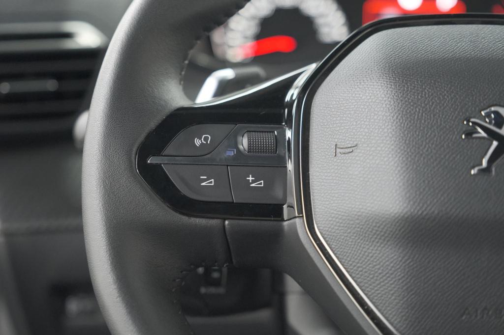 Peugeot 2008 puretech 130 eat8 allure | camera | navigatie | apple carplay 