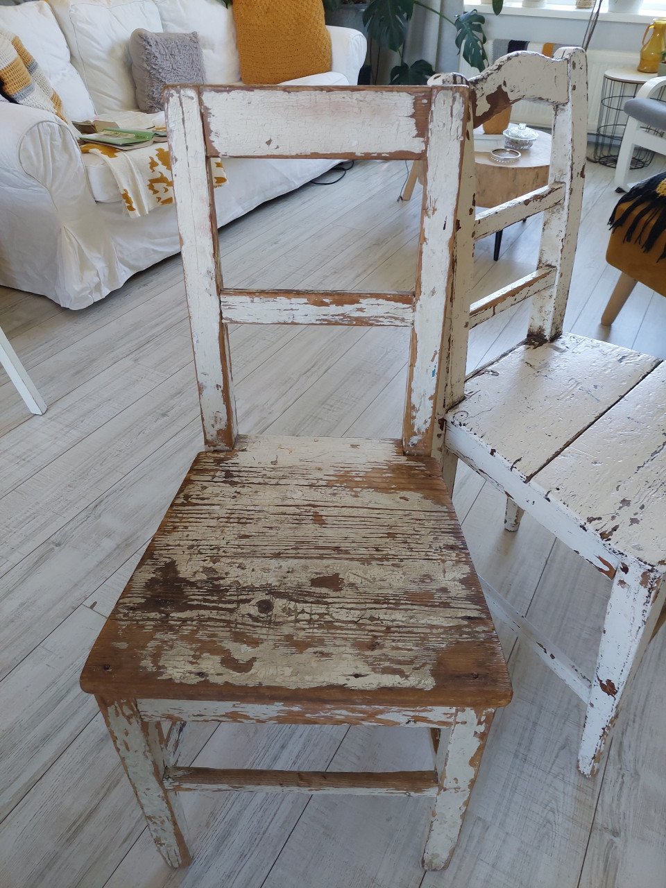 Brocante eetkamerstoelen