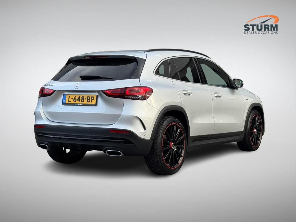 Mercedes-Benz Gla-klasse 200 amg line edition incl. trekhaak afneembaar!