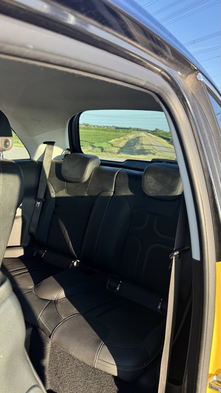 Opel Adam 1.4 | Geel | Cruise Control | Airco | Bluetooth | APK 17-02-2026