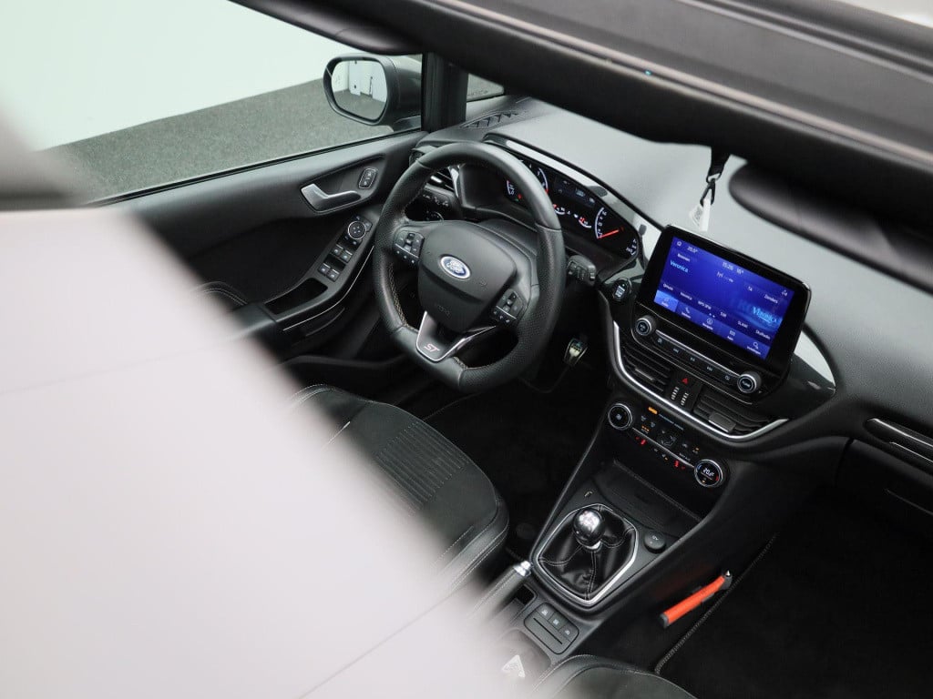 Ford Fiesta 1.5 ecoboost st-3 panoramadak | winterpack | b&o soundsystem | 
