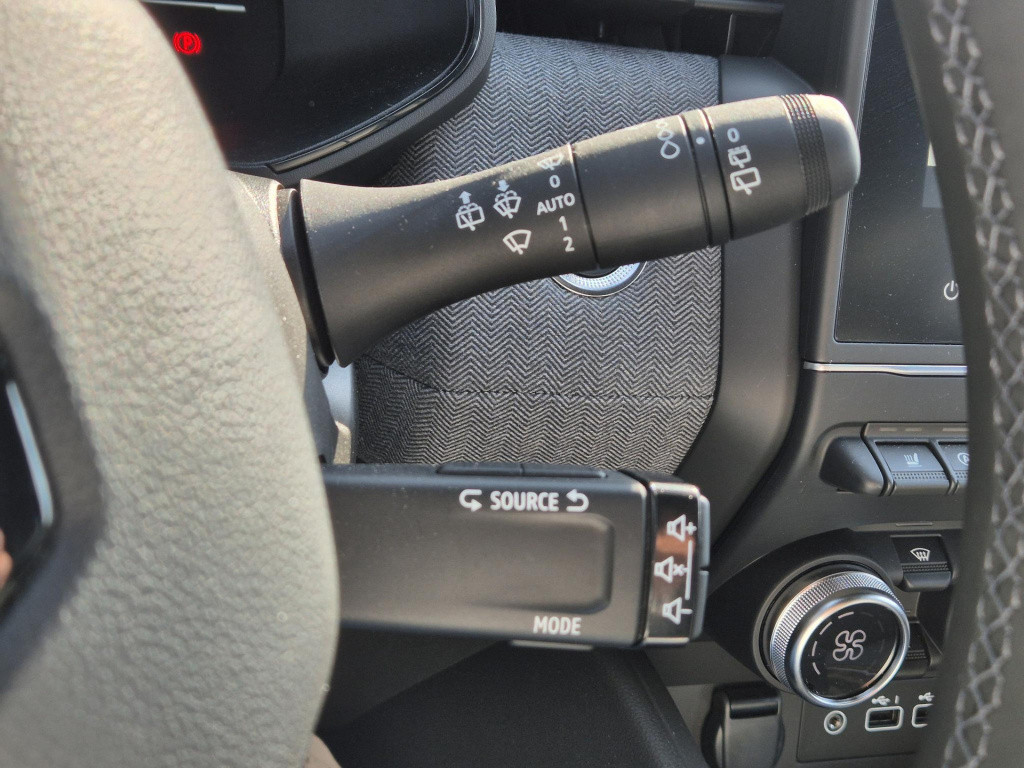 Renault Clio 1.0 tce 90 gpf techno camera, stoel- en stuurverwarming, navig