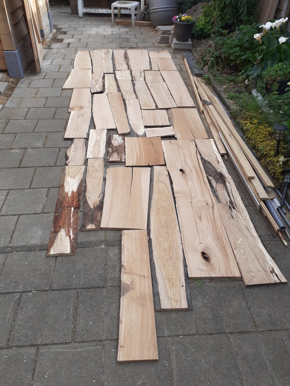 Te koop: stukken eikenhout.  Planken,  Schaaldelen.