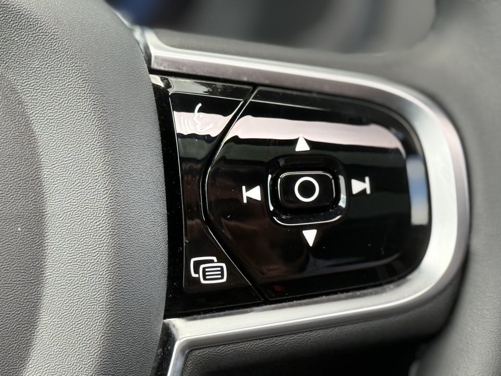 Volvo XC90 t8 455pk recharge ultra dark| full options ! luchtvering b&w sou