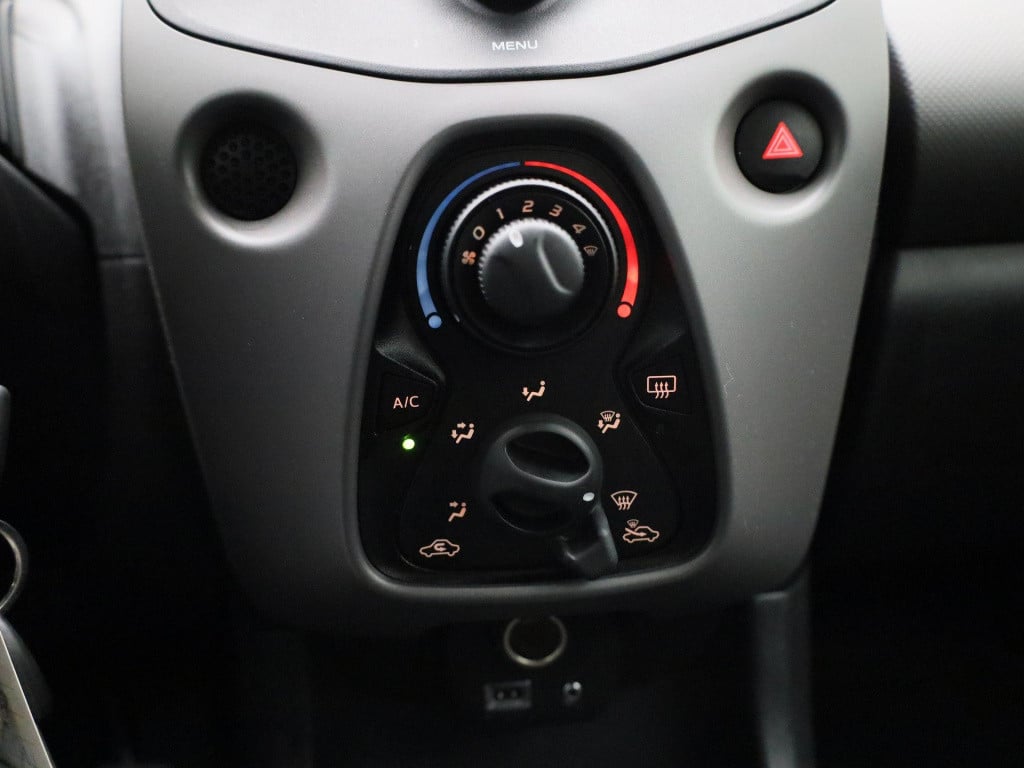 Peugeot 108 1.0 e-vti active | airco | bluetooth | lage km stand