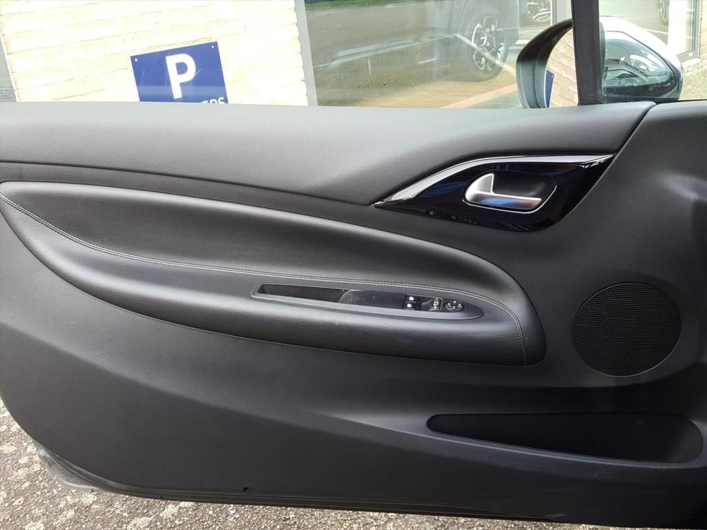 Citroen DS3 cabrio 1.2 vti 82pk so chic | cruise control | parkeersensoren 