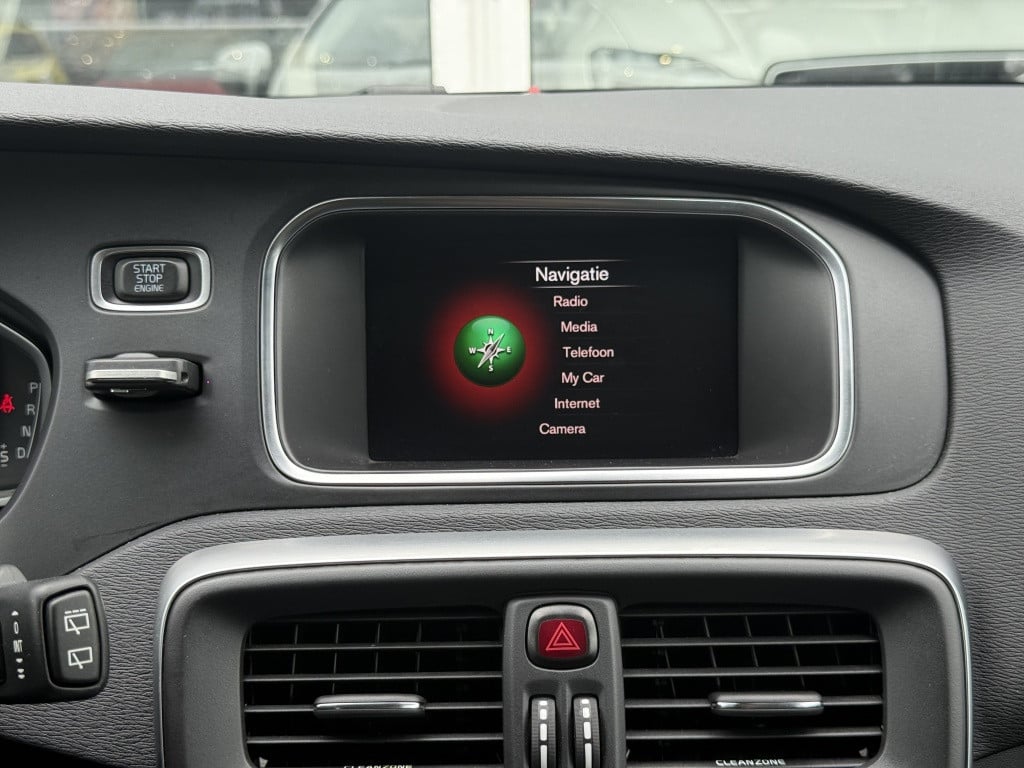 Volvo V40 t2 123pk aut6 polar+| navi| cruise| stoel.verw| led| pdc