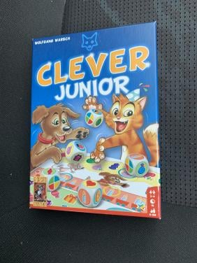 Clever Junior, een leuk en educatief dobbelspel voor kinderen vanaf 5 jaar.