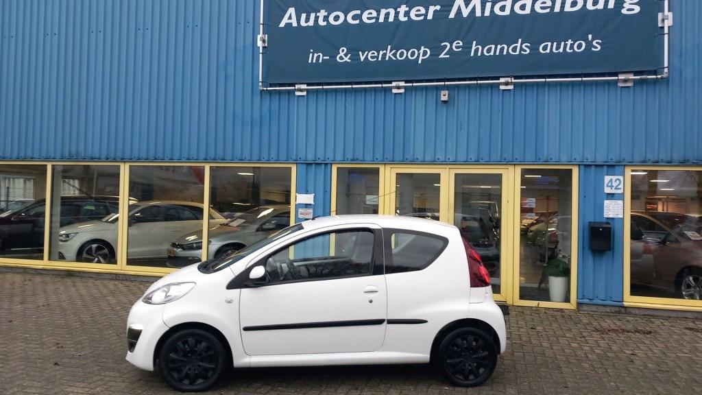 Peugeot 1.0 12v 107 Active 3deurs bj:2014 led-airco apk 2027