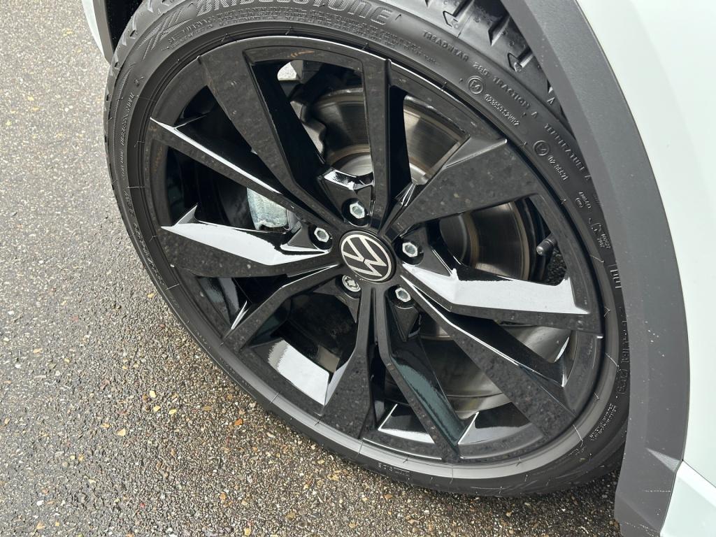Volkswagen T-roc 1.5 tsi r-line | black style | panoramadak | 19 inch | cam