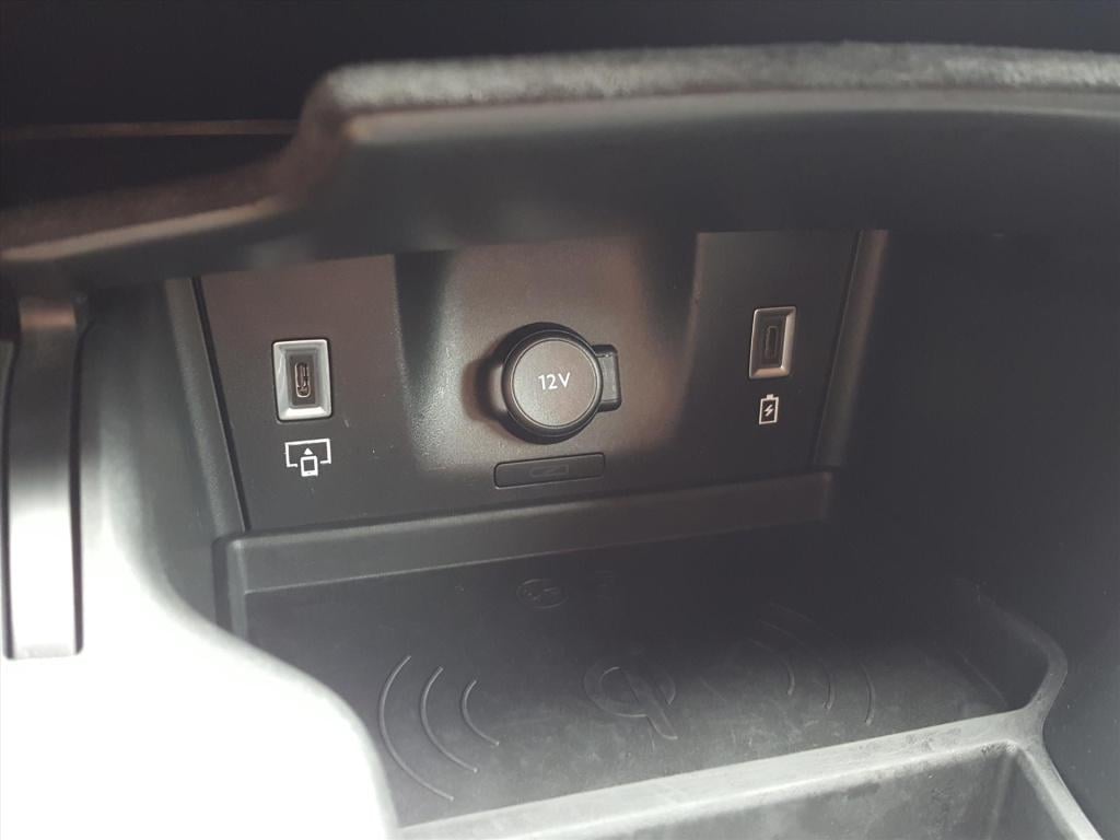 Ds Ds 7 1.6 e-tense hybride 300pk 4x4 automaat(t8) performance line+|navi|b