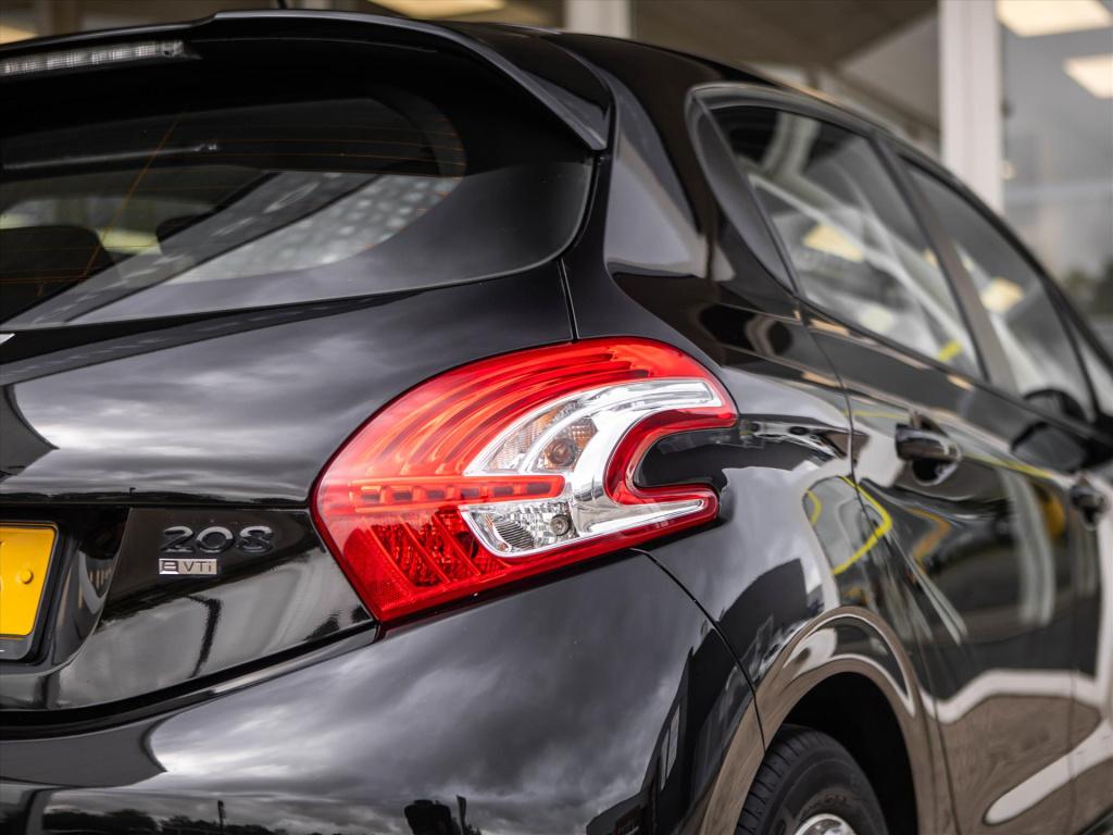 Peugeot 208 1.2 e-vti 82pk 5d envy automaat