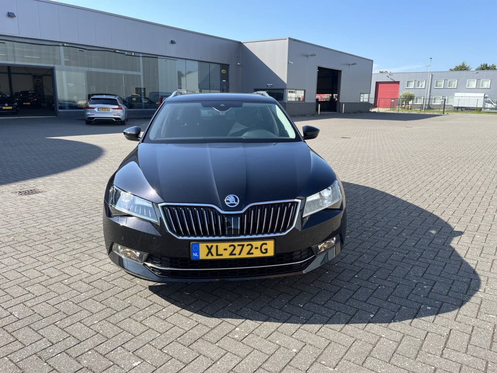 Skoda Superb combi 1.4 tsi act style business