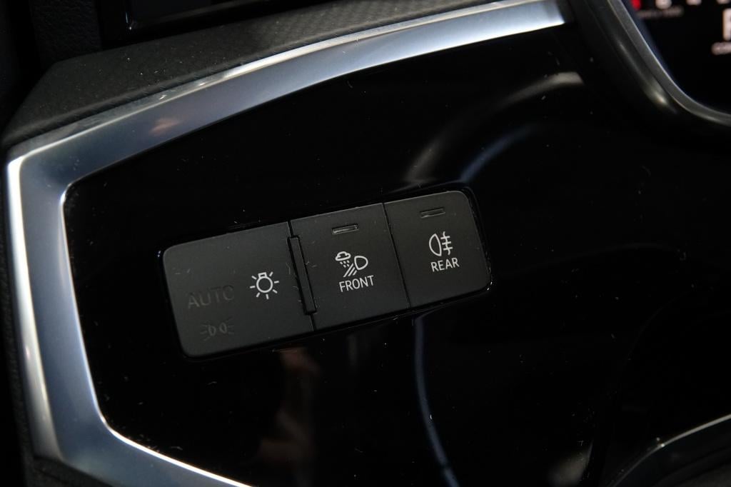 Audi Q3 sportback 35 tfsi s edition | matrix | driveselect | alcantara |